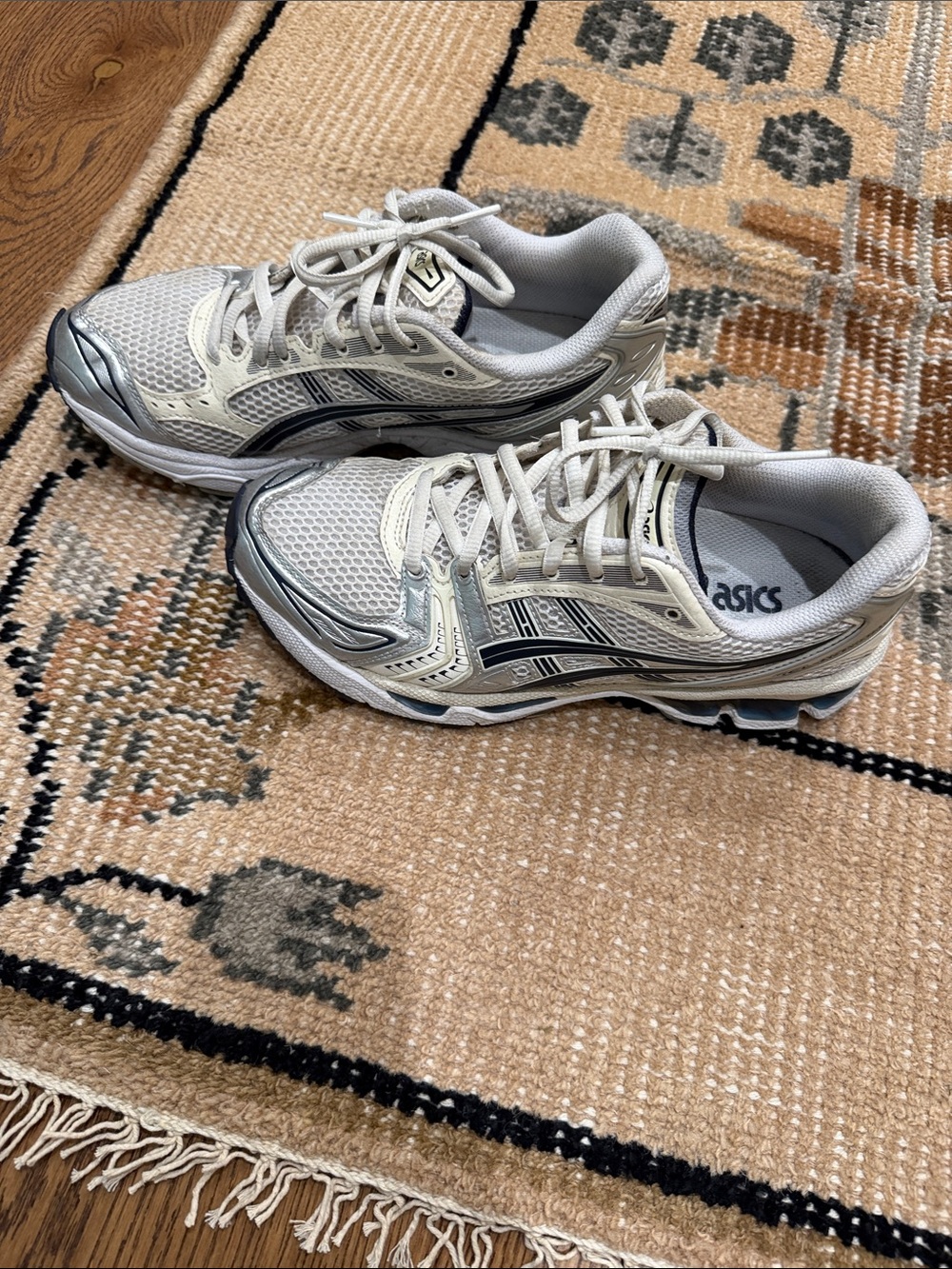 ASICS White and Silver Mesh Women's Size 8